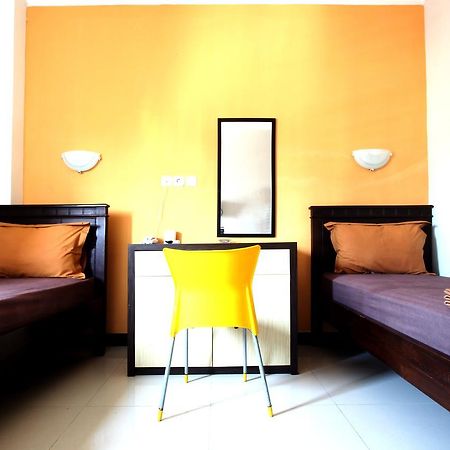 Hotel Elresas Lamongan Bagian luar foto