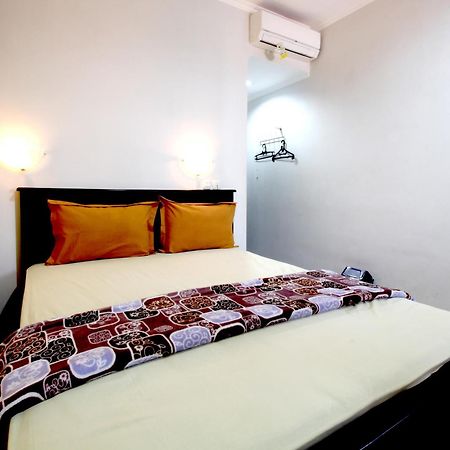 Hotel Elresas Lamongan Bagian luar foto