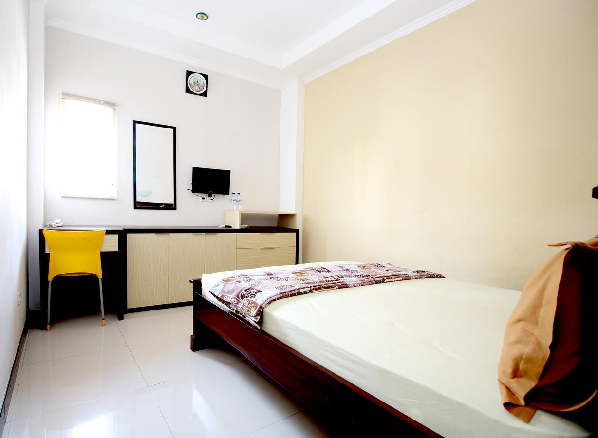 Hotel Elresas Lamongan Bagian luar foto