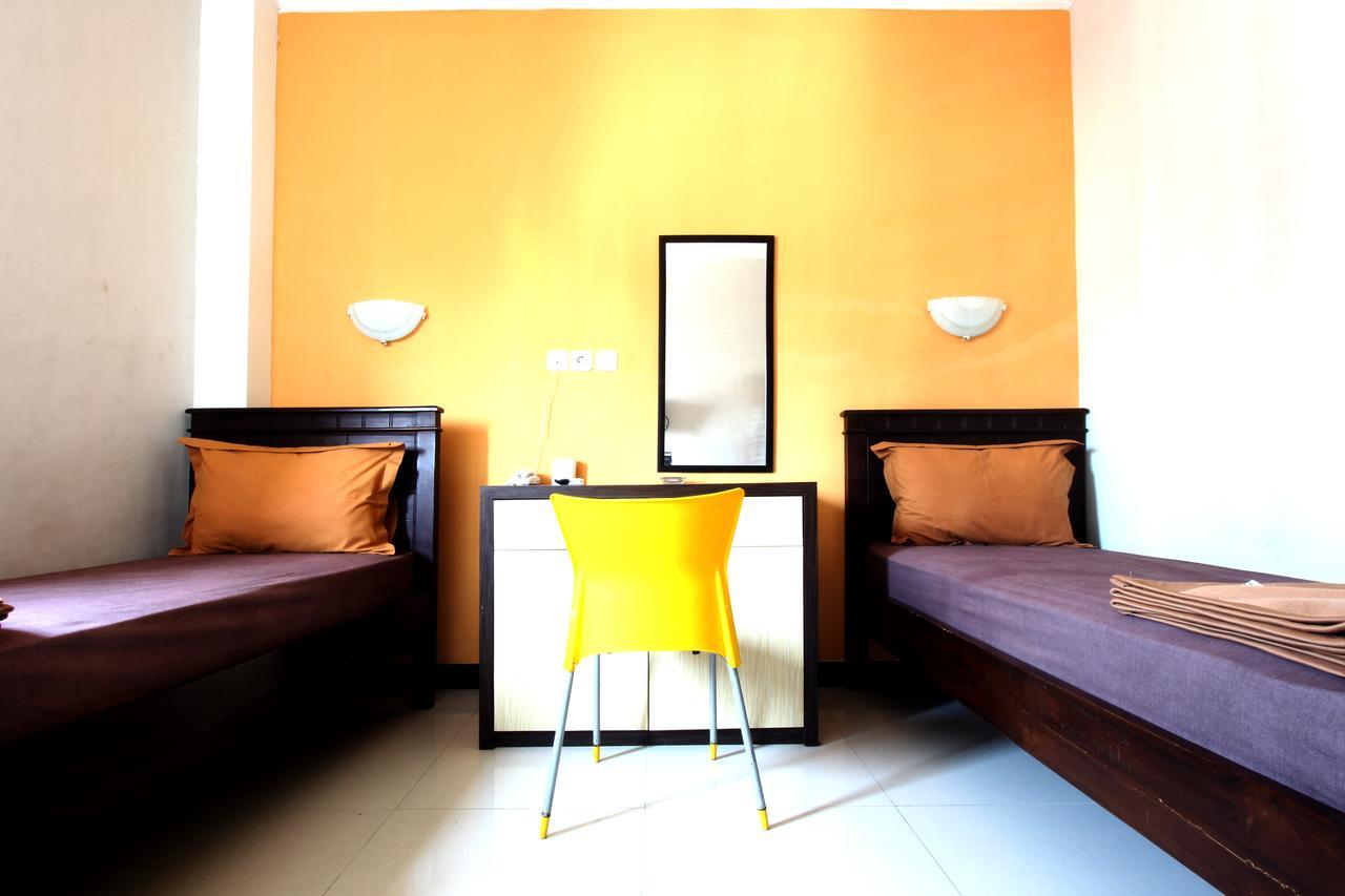 Hotel Elresas Lamongan Bagian luar foto